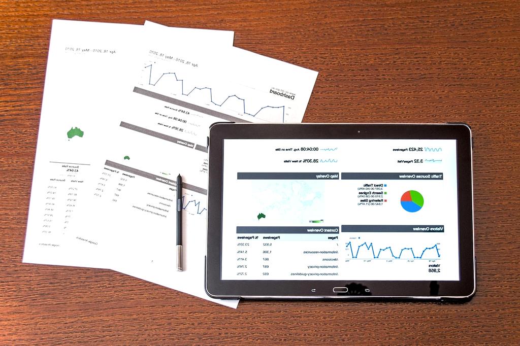 Professional support team working on device management solutions around the clock